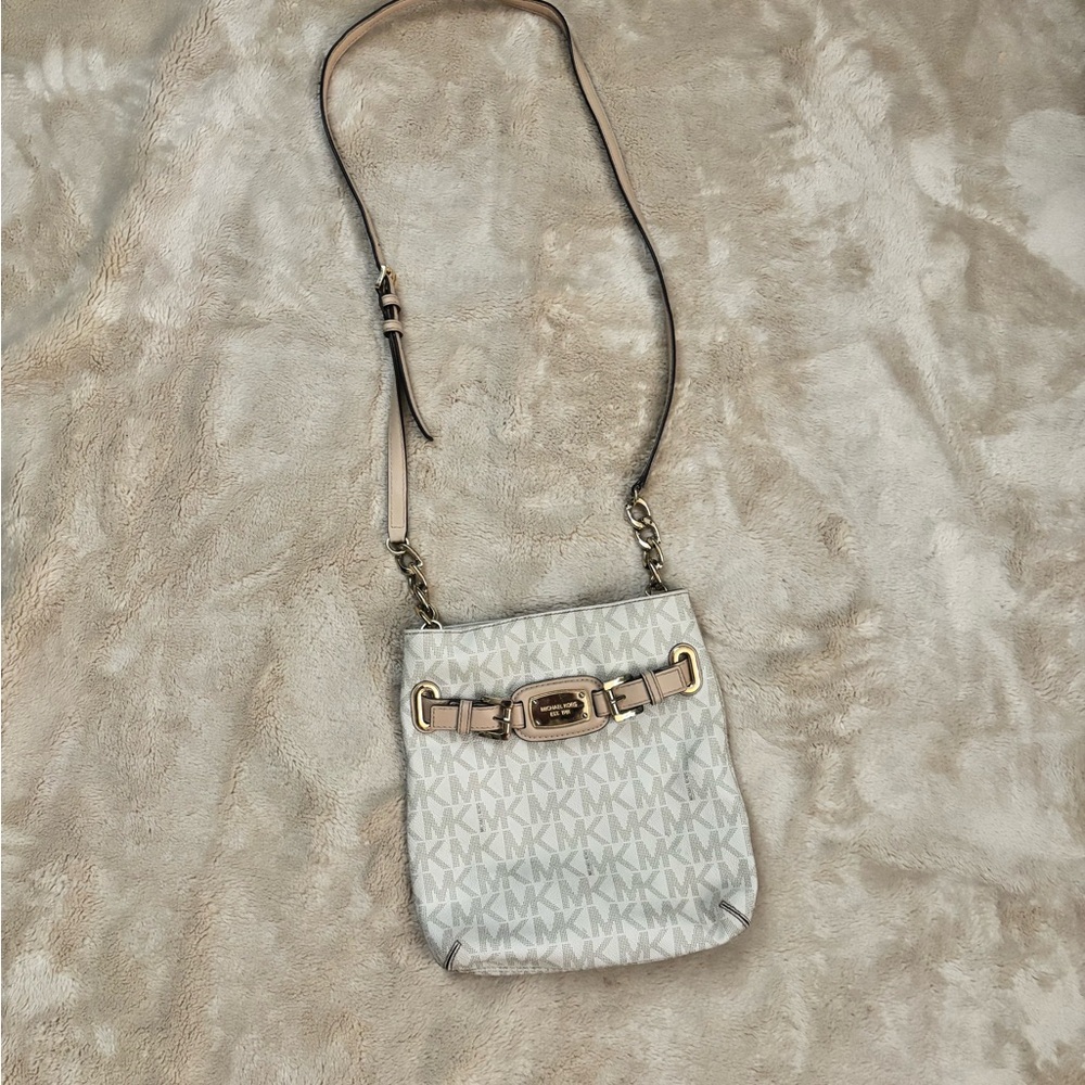 Michael Kors Elegant Beige Crossbody Bag